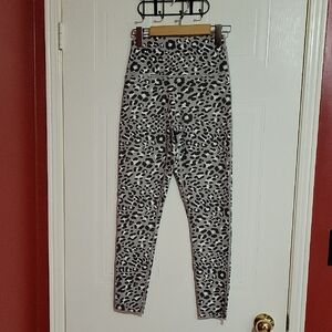 Offline by Aerie Goals High Rise 7/8 Length Cheetah Print Leggings US M